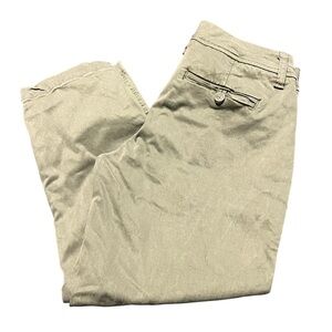 Liverpool Shadow Green Cropped Pants. Size: 2P Petite Buttery Soft